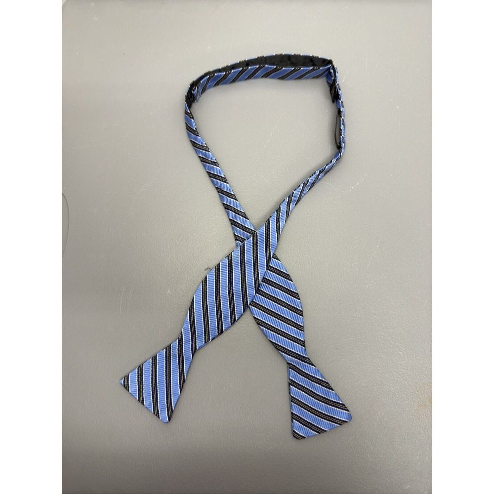 COUNTESS MARA MEN'S BOW TIE Blue Width: 2.50" Length 14.1/2=18"‎ Silk #38